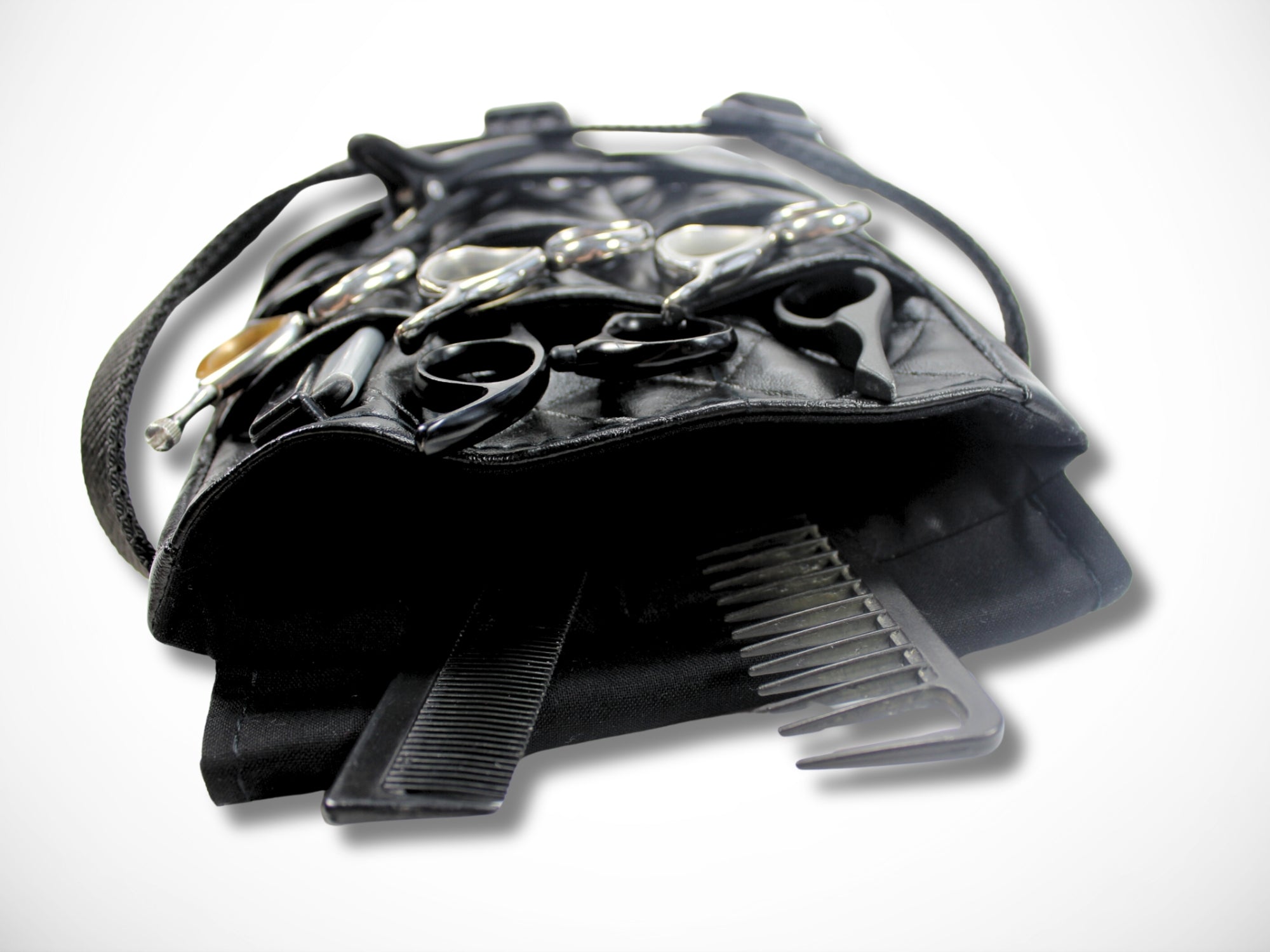 Schwarze Friseur Scherenasche aus gestepptem Kunstleder für Friseurin im Friseursalon Friseurwerkzeug