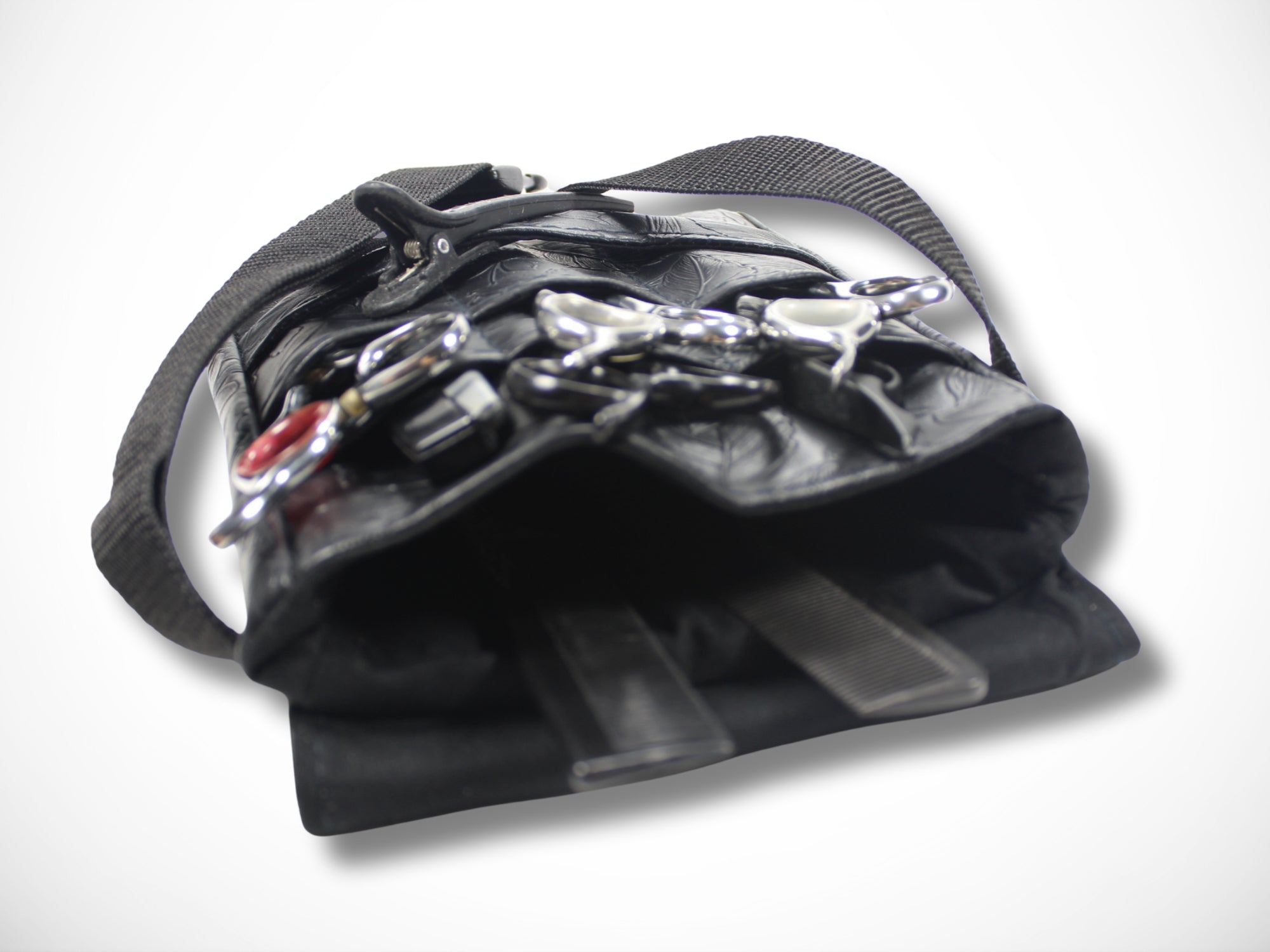 Friseur Werkzeugtasche Scherentasche für Friseurin im Friseursalon aus schwarzem Kunstleder mit geprägten Blumen