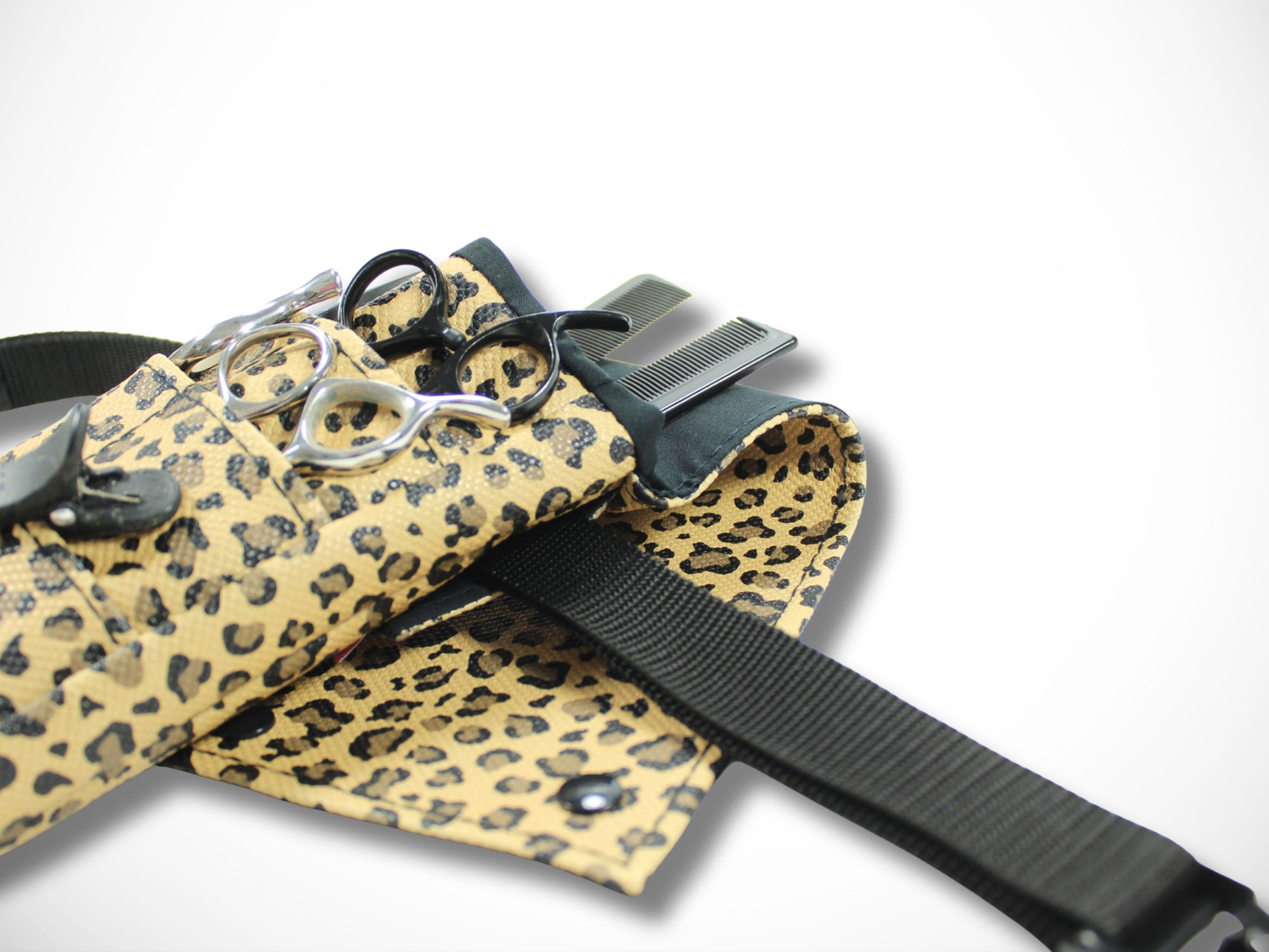 Kleine Friseur Werkzeugtasche im Leopard Design für Friseurscheren und Friseurwerkzeug im Friseursalon