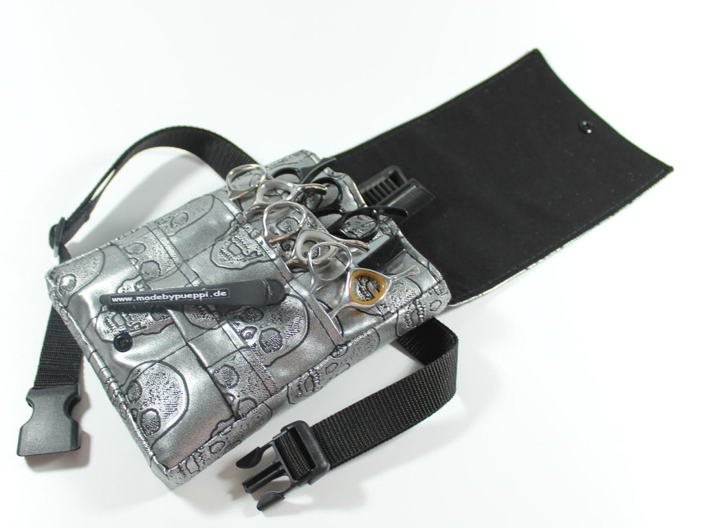 Totenkopf Friseur Werkzeugtasche aus Kunstleder in silber